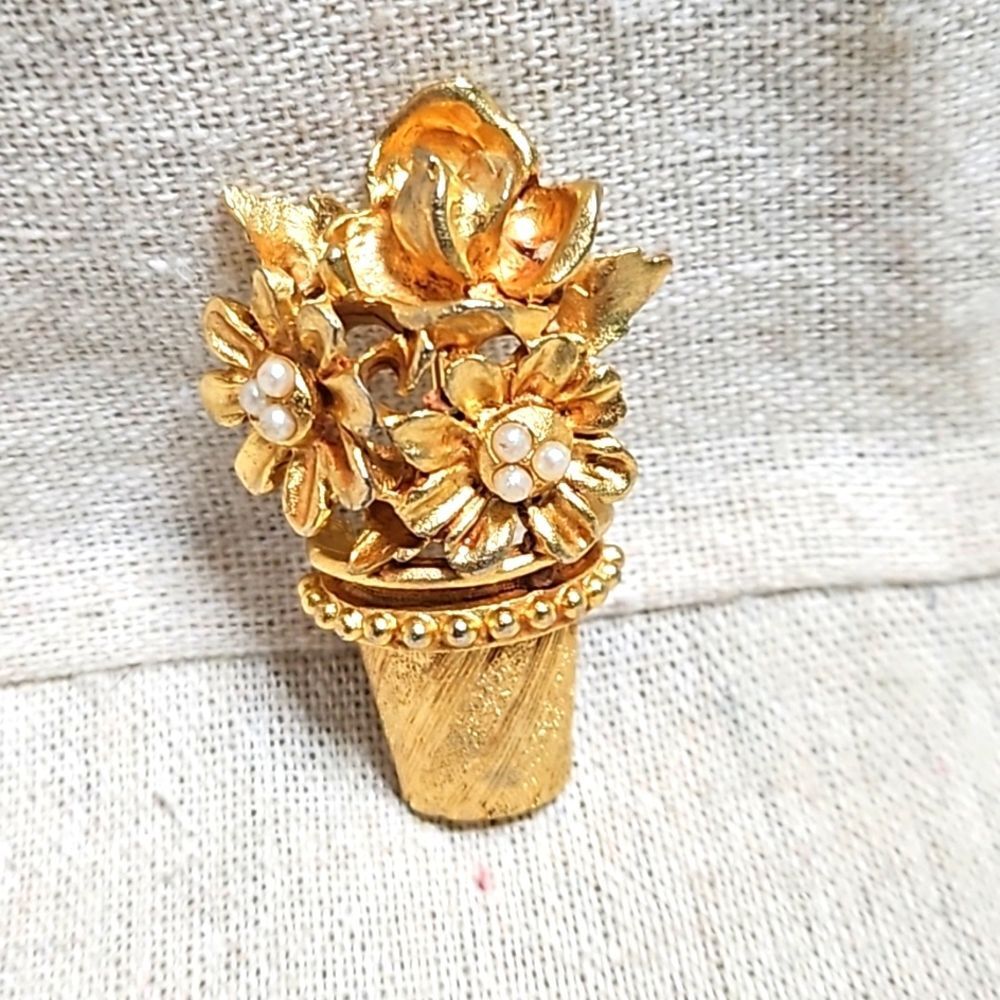 Vintage Marva-star 60s NY Gold Plated Faux Pearl Sunflower Plant Brooch Pin